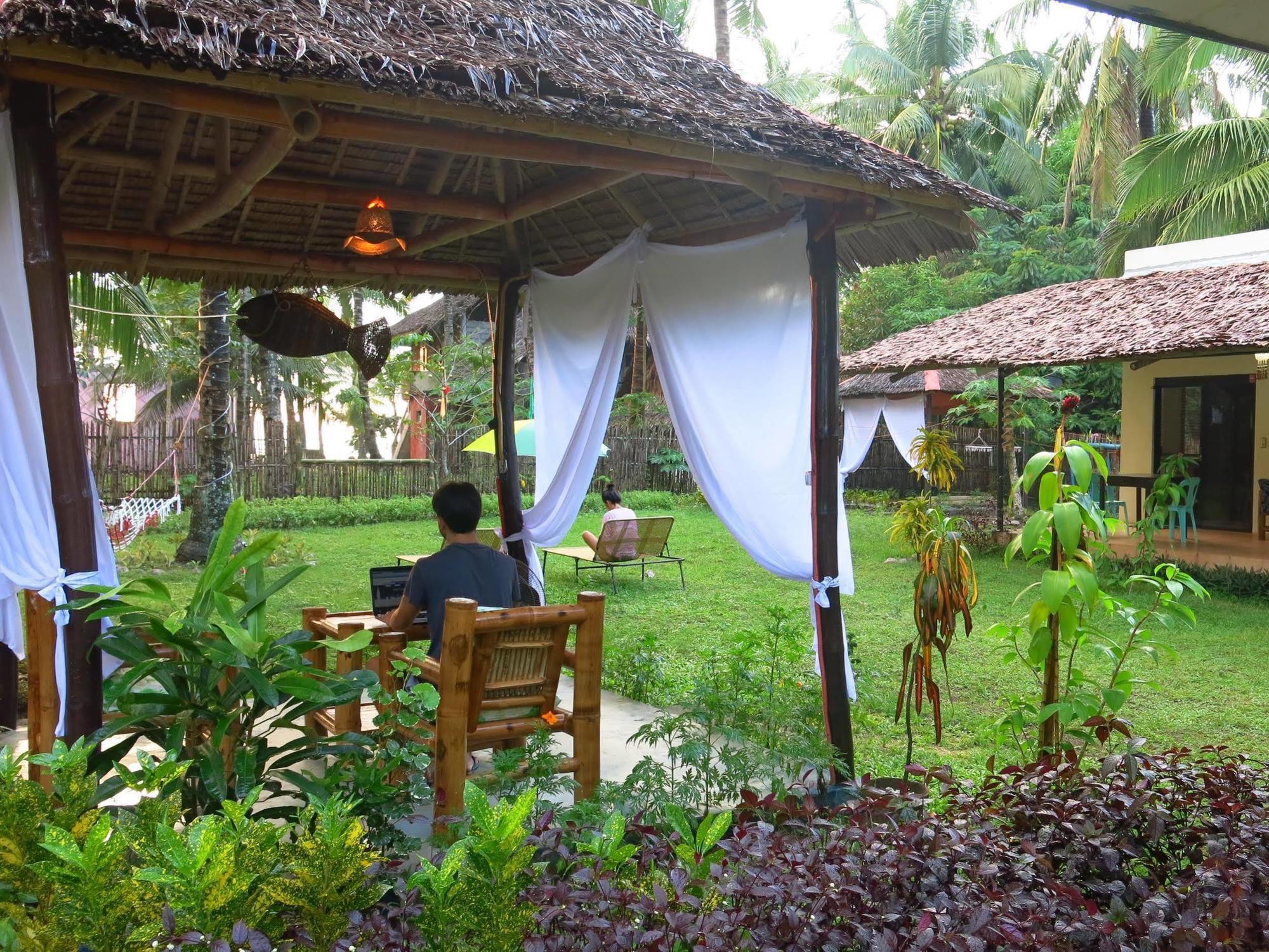Sugar Beach House Sipalay Exterior photo